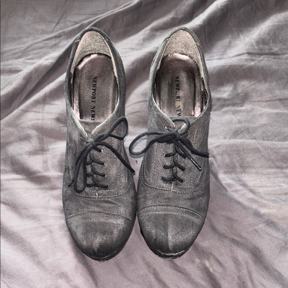 Women's Gray Lace-Up Shoes